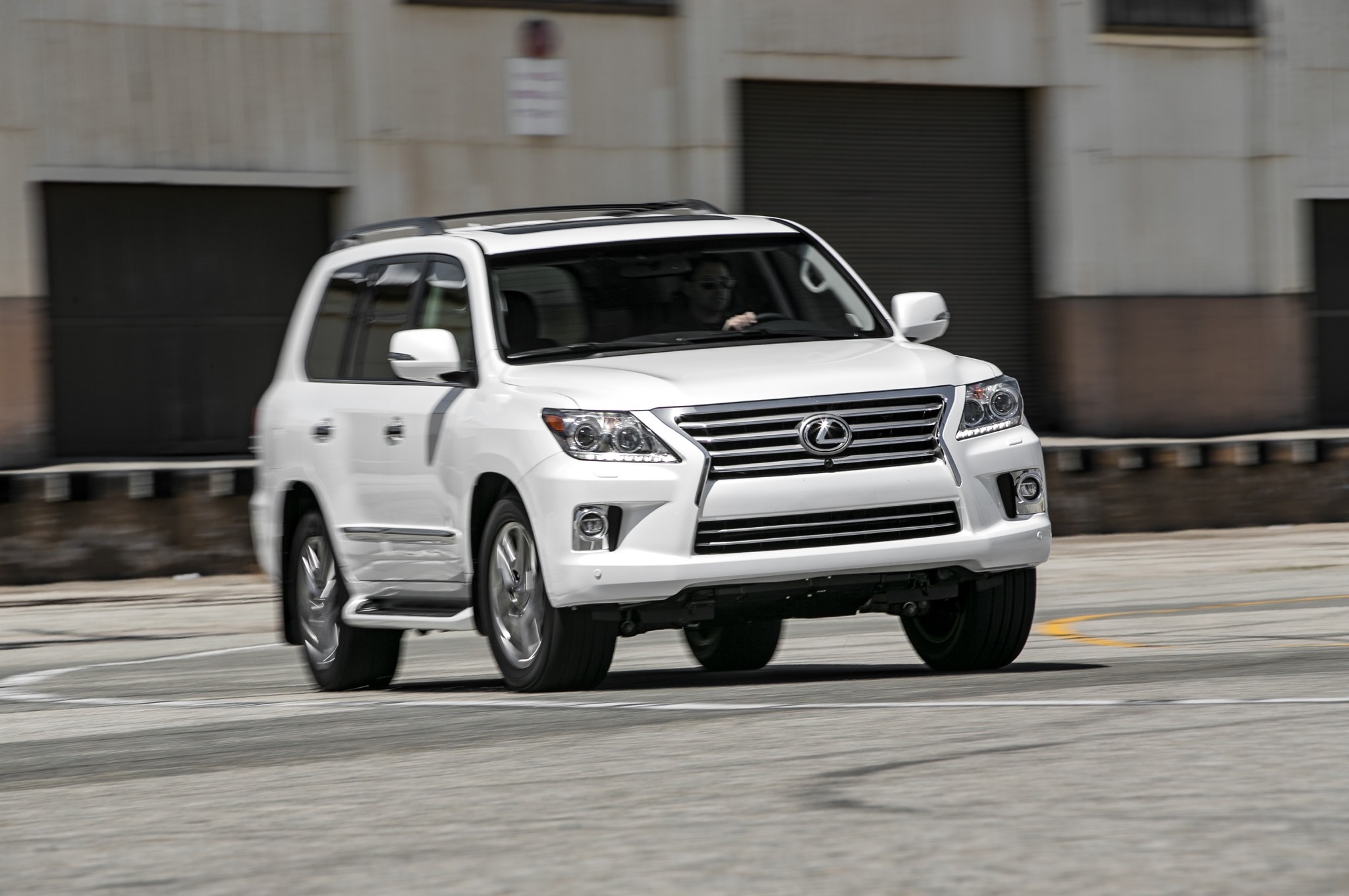 Lexus 570